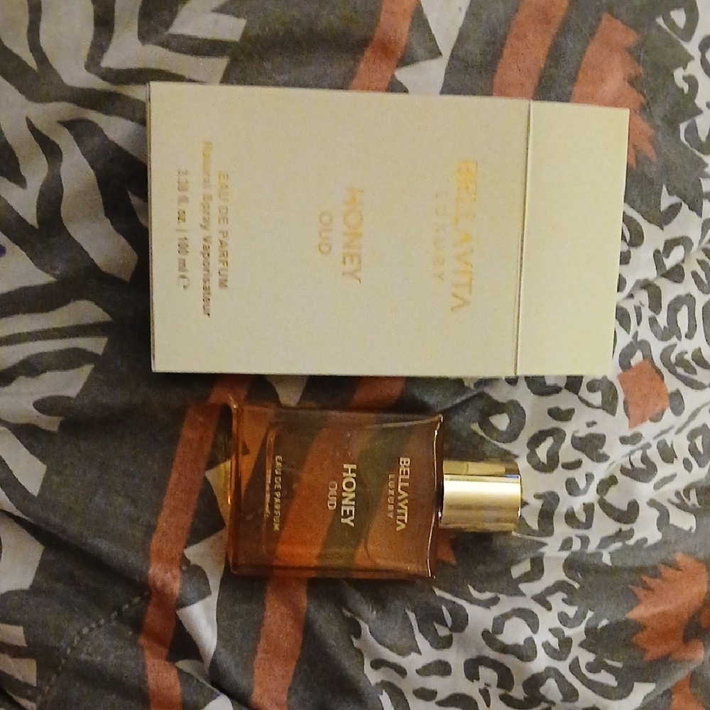 Bella Vita Honey Oud Eau de Parfum NWT - Picture 5 of 8